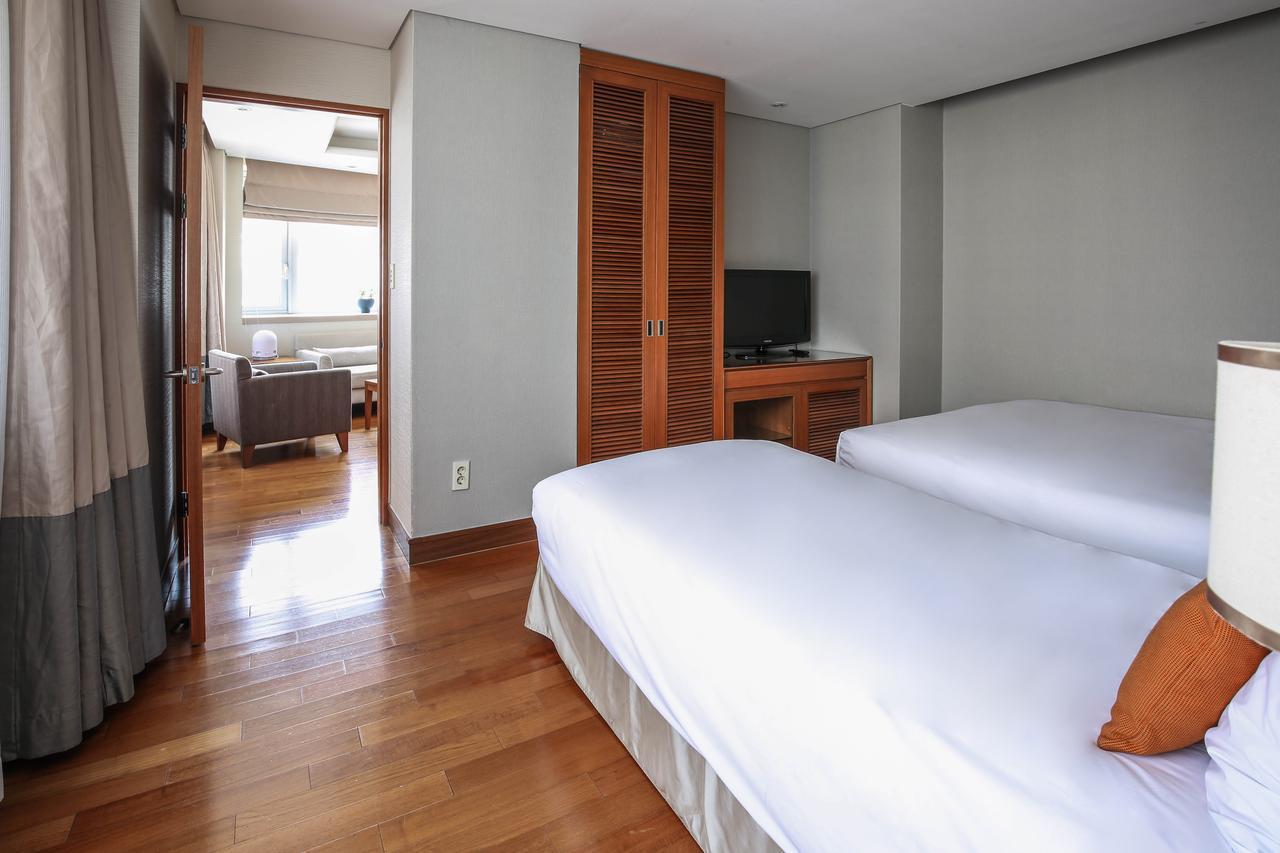 Hotel Prince Seoul Exterior photo